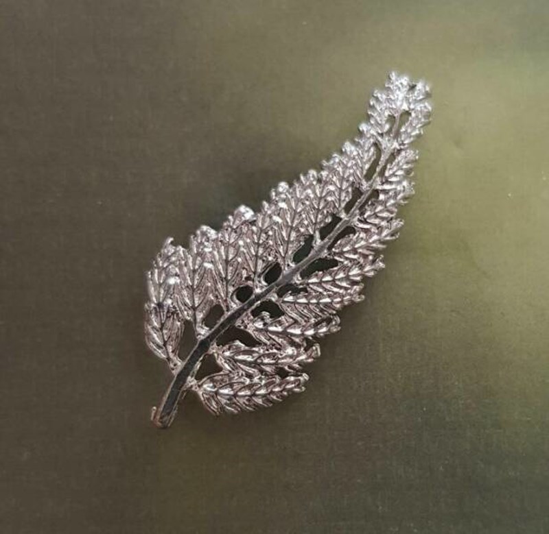 5. Bedž od srebrne paprati koji sam dobio kad mi je odobreno novozelandsko državljanstvo