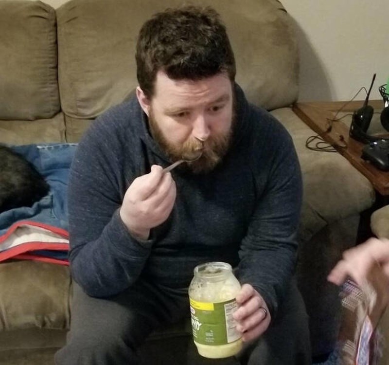 15. Stavio sam puding od vanilije u teglu majoneze i promatrao kako me moja djeca gledaju s užasom u očima