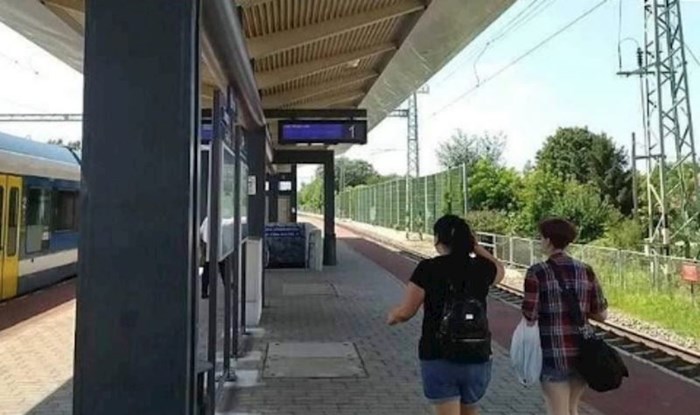 Detalj na jednoj željezničkoj stanici u Srbiji obišao je cijelu regiju, fotka je baš bizarna