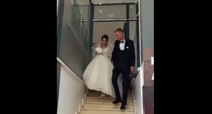 Snimka silaska mladenaca niz stepenice nasmijala je cijelu Hrvatsku, apsolutni je hit na Fejsu
