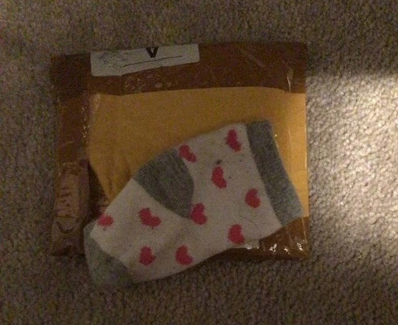 Naručio sam figuricu Ben10-a, a došla mi je dječja čarapa