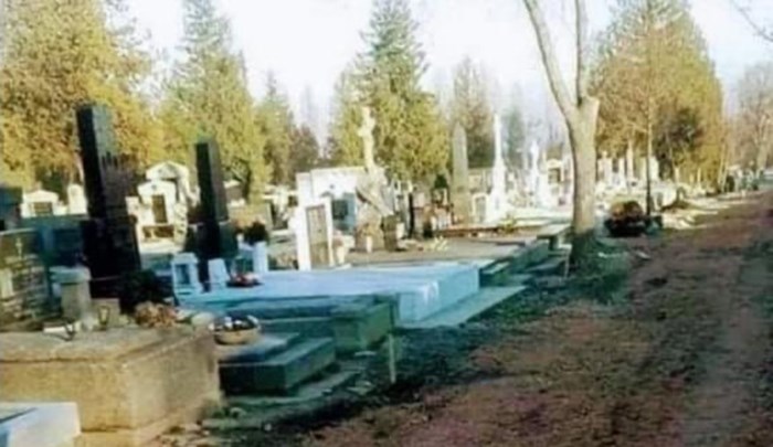 Mrežama kruži morbidna fotka s jednog groblja u Hrvatskoj, odmah ćete skužiti zašto je hit