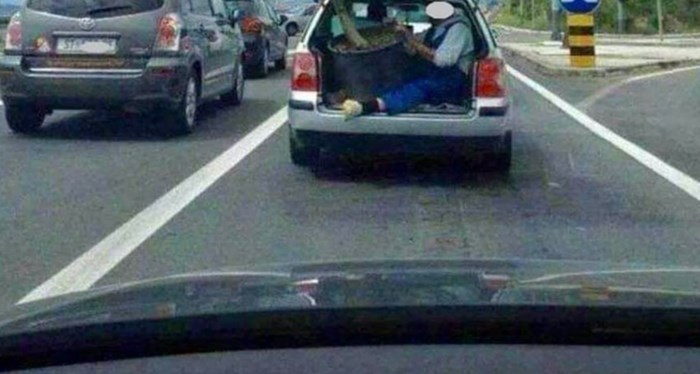 Netko je kod Splita fotkao totalno sulud prizor, morate vidjeti što ljudi prevoze u prtljažniku