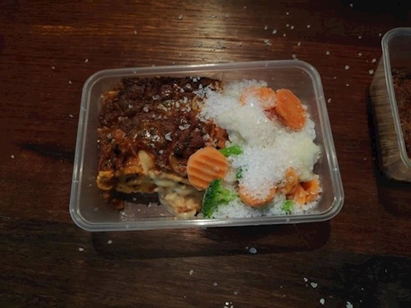 4. Mlinac za sol mi se razbio dok sam solila lazanje