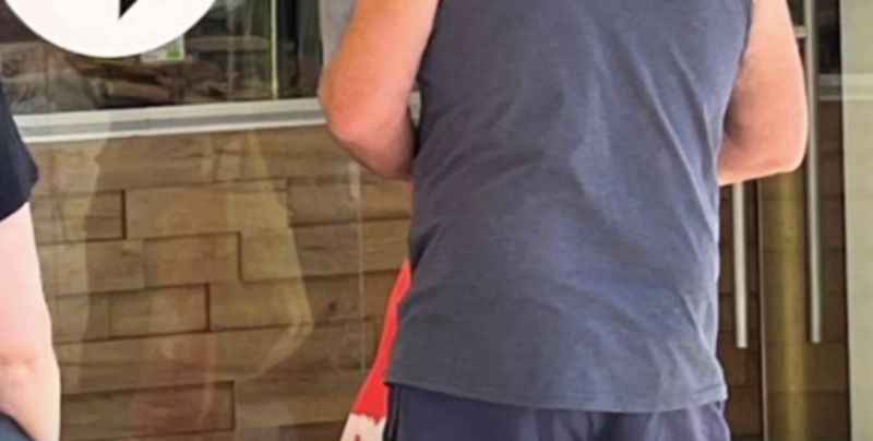 Cijela Hrvatska smije se fotki ovog tipa u pekari, a sve zbog urnebesnog detalja na njegovoj glavi