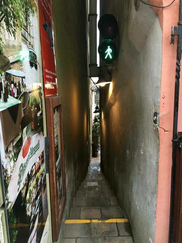 Najuža ulica na svijetu nalazi se u Pragu