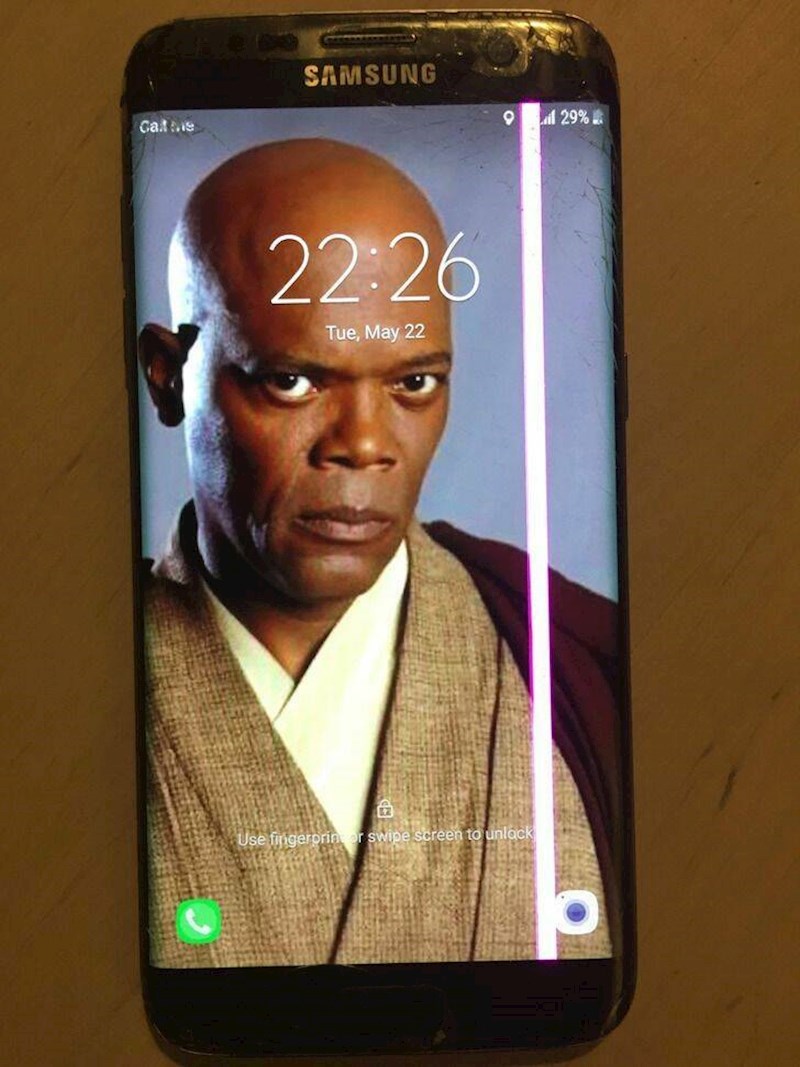 3. Razbio sam ekran mobitela (crvena crta), ali našao sam odlično rješenje