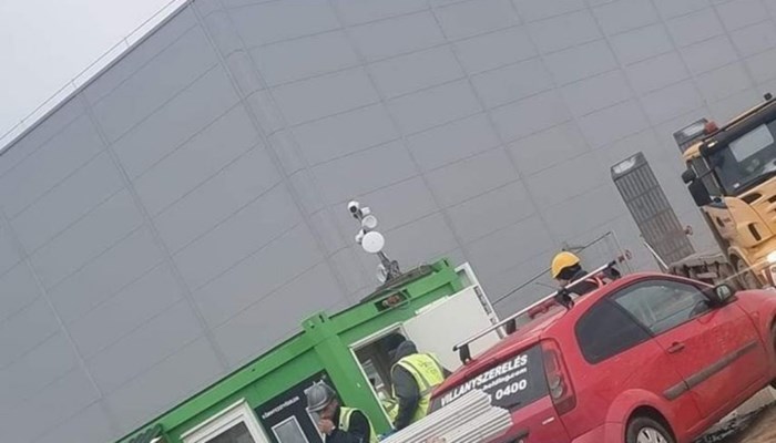 Način na koji su ljudi iz Mađarske transportirali šipke teški je hit na Fejsu, prizor je urnebesan