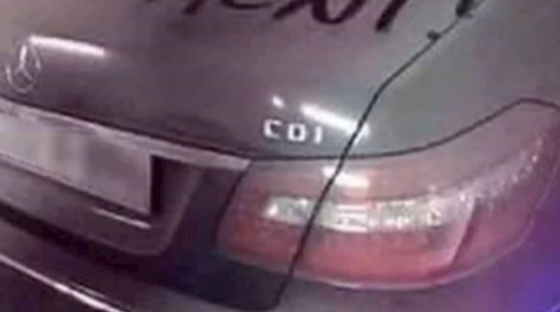 Društvenim mrežama kruži urnebesna poruka na nečijem prljavom autu, fotka je odmah postala hit