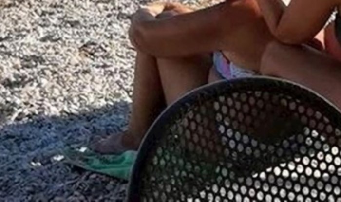Fotka s jedne plaže zgrozila je cijelu Hrvatsku, morate vidjeti što ove dvije žene rade na plaži