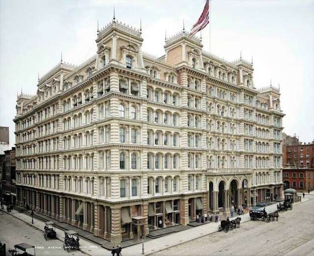 Hotel Park Avenue u New Yorku. Otvoren je 1878., a srušen 1925.