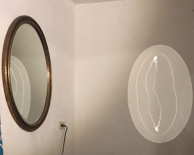 11. Vrlo neobična reflekcija zrcala