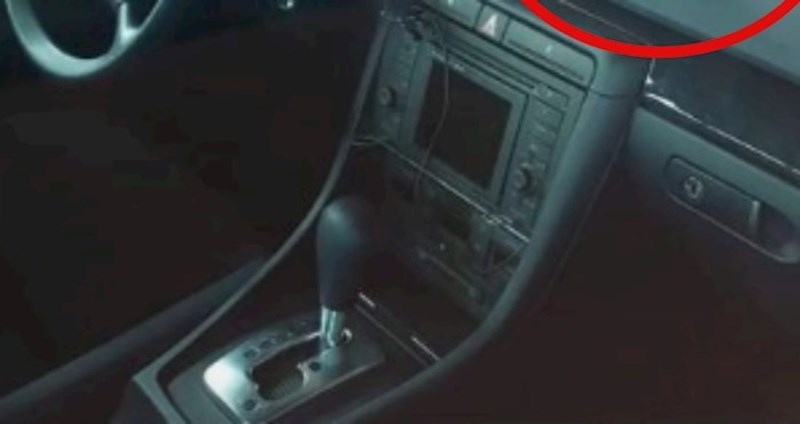 Vozač se zabunio i umjesto osvježivača zraka u auto stavio urnebesan detalj, prizor je hit