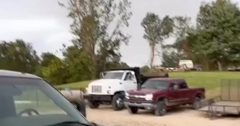 Tip je snimao video po jakom vjetru, zbog onoga što je uslijedilo odmah je postao viralni hit