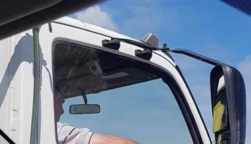 Fotka vozača kamiona izazvala je salve smijeha na popularnoj FB stranici, morate vidjeti ovaj hit