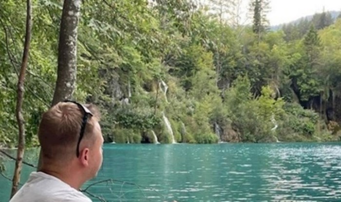 Fotka prikazuje tipičnog turista iz Češke na odmoru u RH, lajkalo ju je više od 3 tisuće ljudi