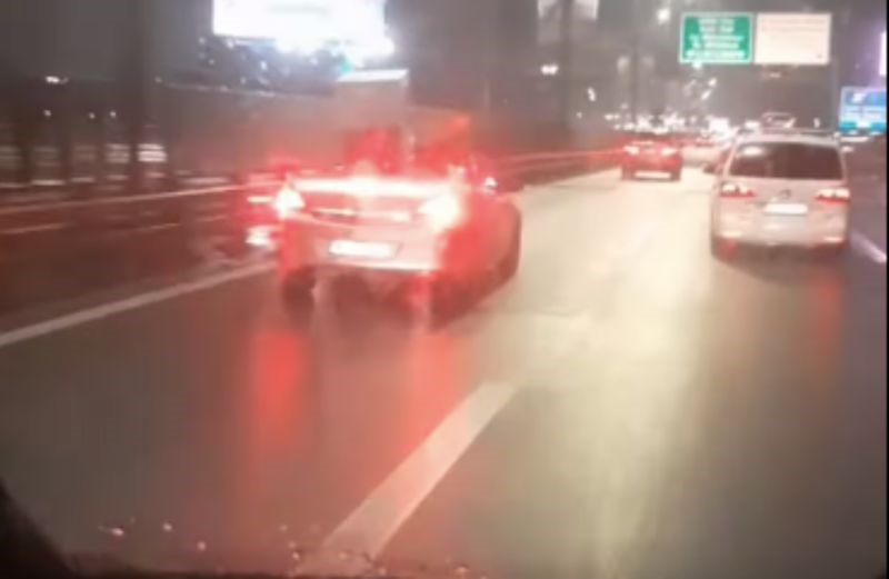 Beograđanin je odlučio transportirati frižider u osobnom automobilu, snimka je hit u cijeloj regiji