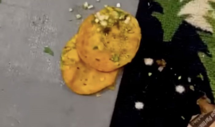 Žena je naručila večeru pa ostala zatečena prizorom pred vratima, snimka je obišla svijet
