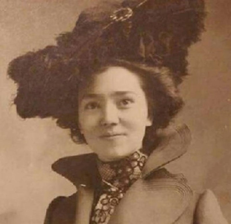 18. "Moja prateta na početku 20. stoljeća."