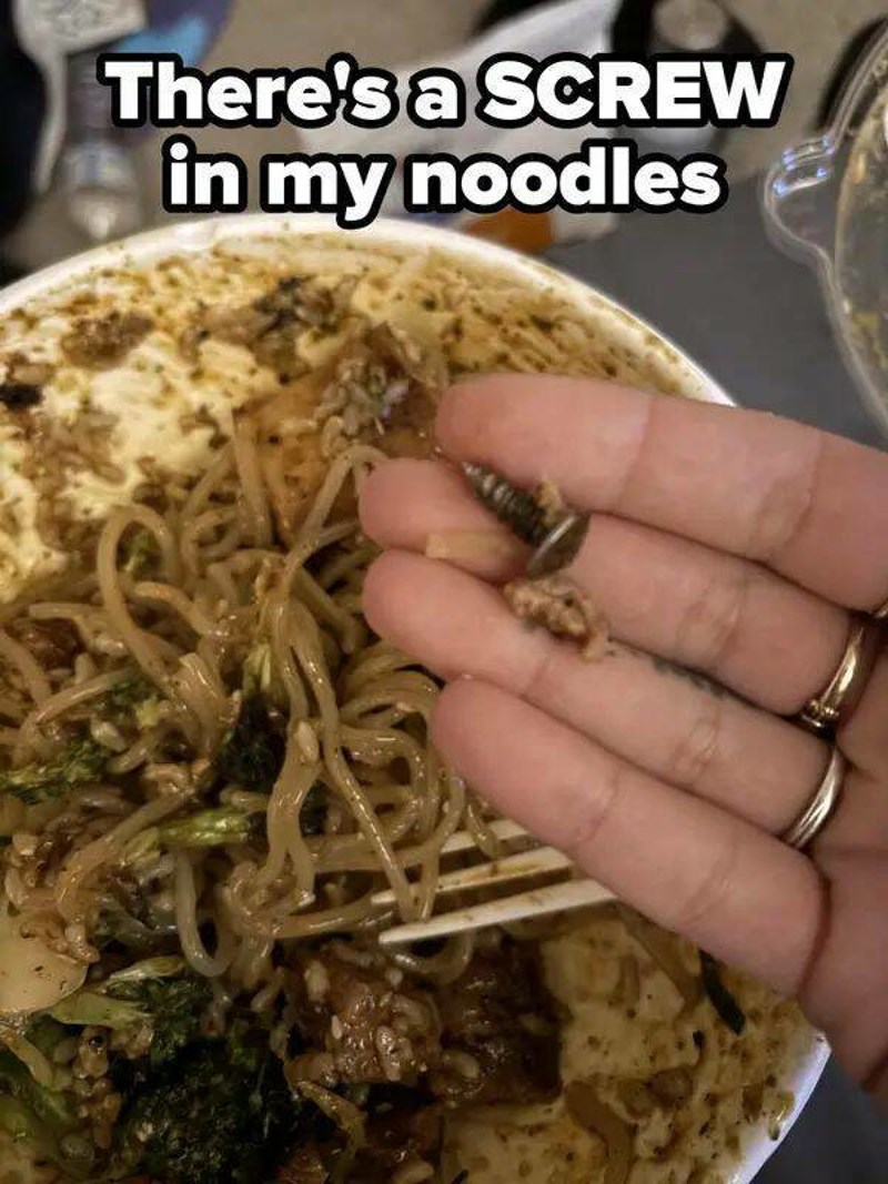 6. Pronašla sam šaraf u noodlima