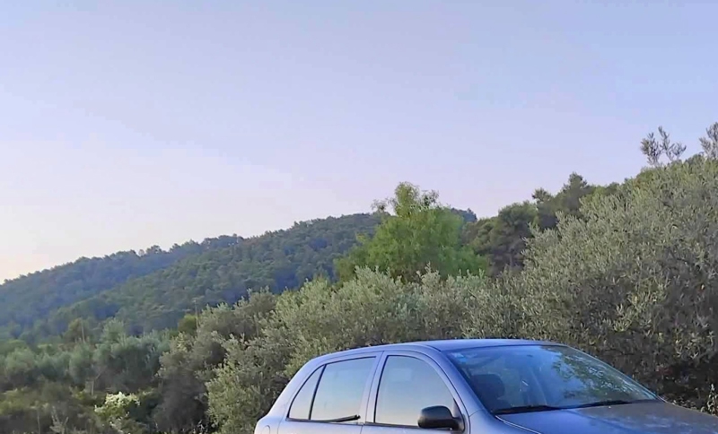 Tip s Hvara parkirao je auto pored ceste i ostavio urnebesnu poruku, fotka je odmah postala hit