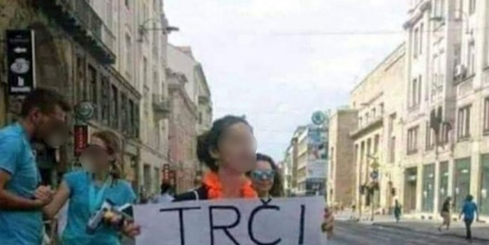 Sarajka podržala muža maratonca urnebesnim transparentom, fotka je hit u cijeloj regiji