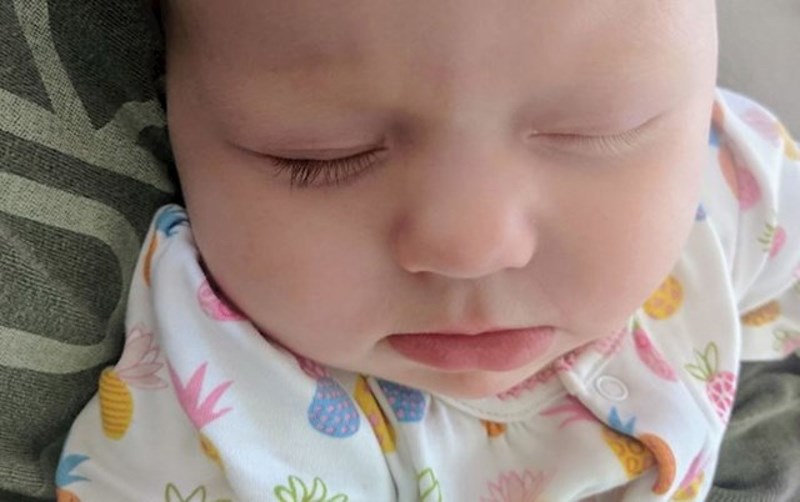 "Naša kćer ima jednu smeđu, jednu plavu trepavicu."