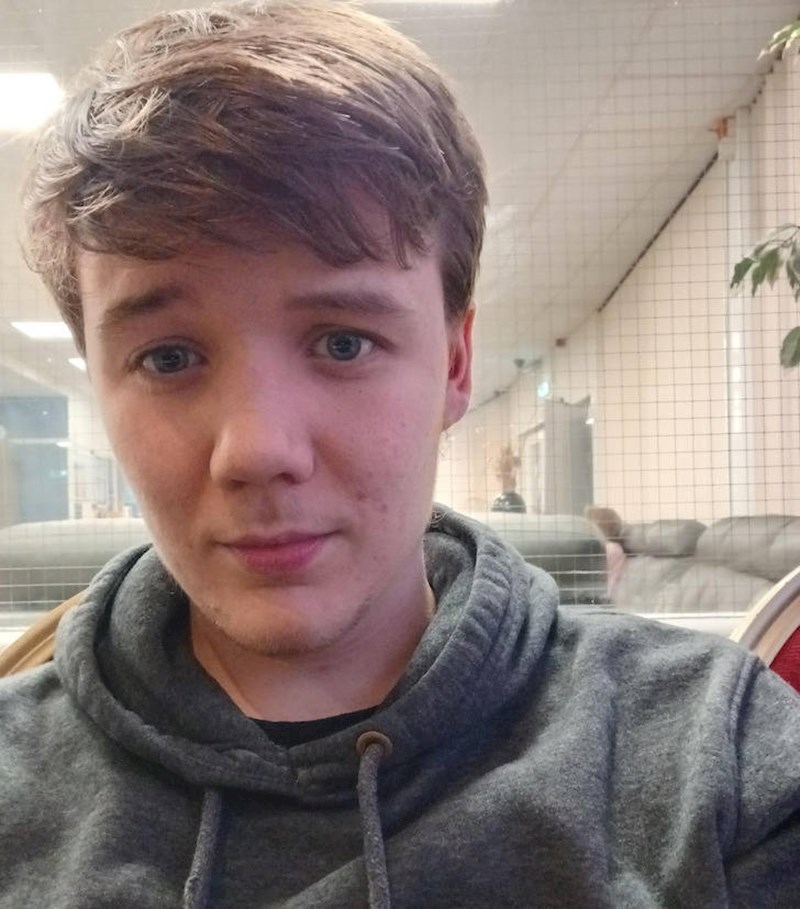 7. Svi misle da imam 15 godina, zapravo mi je 25