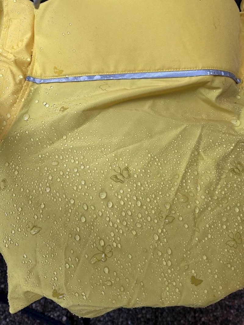 3. "Cerada na kolicima našeg djeteta pokaže male leptiriće kad se smoči."