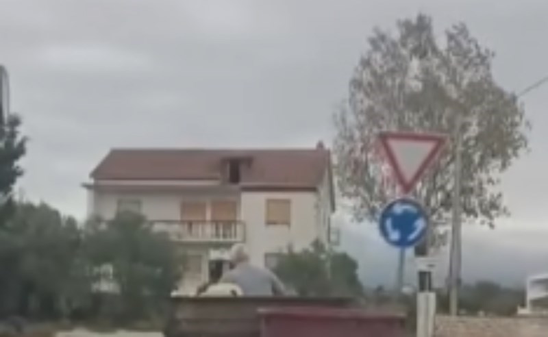 Preko 3 tisuće ljudi na Fejsu lajkalo je ovu snimku iz Dalmacije, odmah će vam biti jasno zašto
