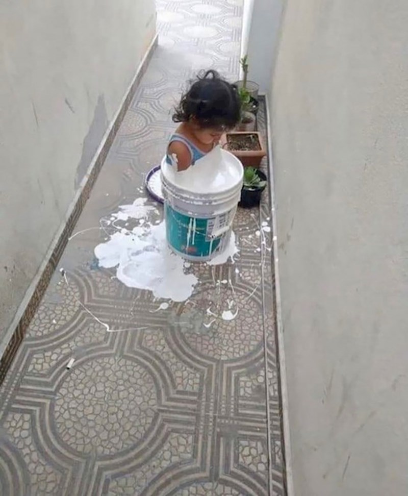 3. Mislila je da je ovo bijela voda...