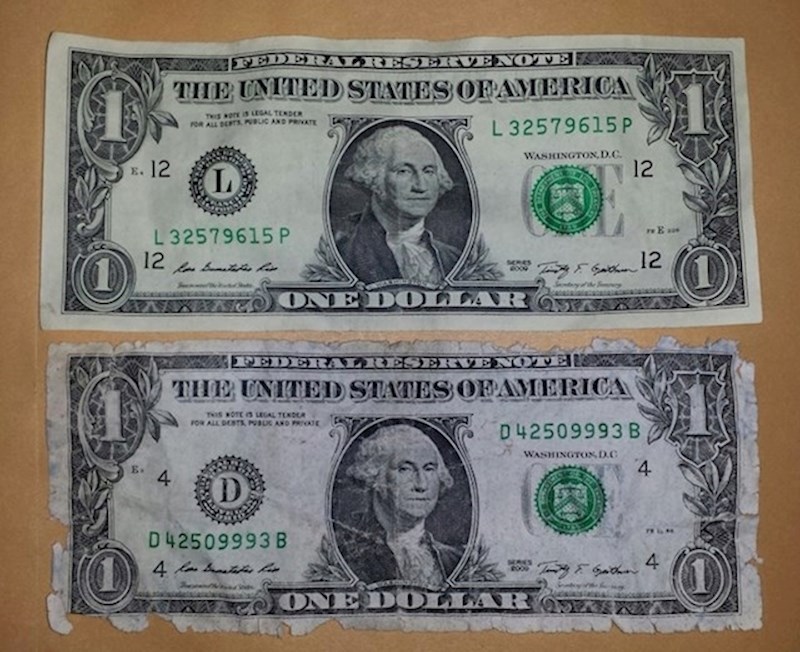 "Slučajno sam u perilici oprao par novčanica od 1 dolara, ispalo je da je jedna lažna."
