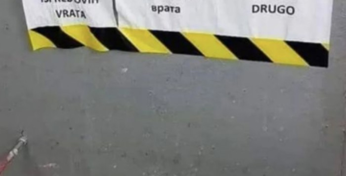Trojezični natpisi pred stambenom zgradom nasmijali su cijeli Balkan, odmah ćete vidjeti zašto