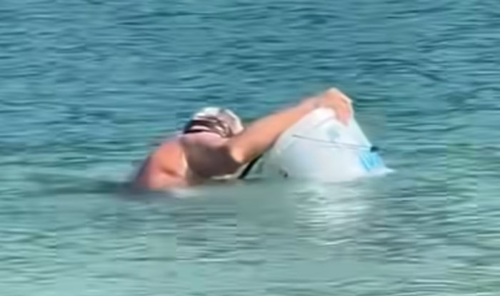 Snimka kupača iz Dalmacije izazvala je salve smijeha na Fejsu, odmah će vam biti jasno zašto