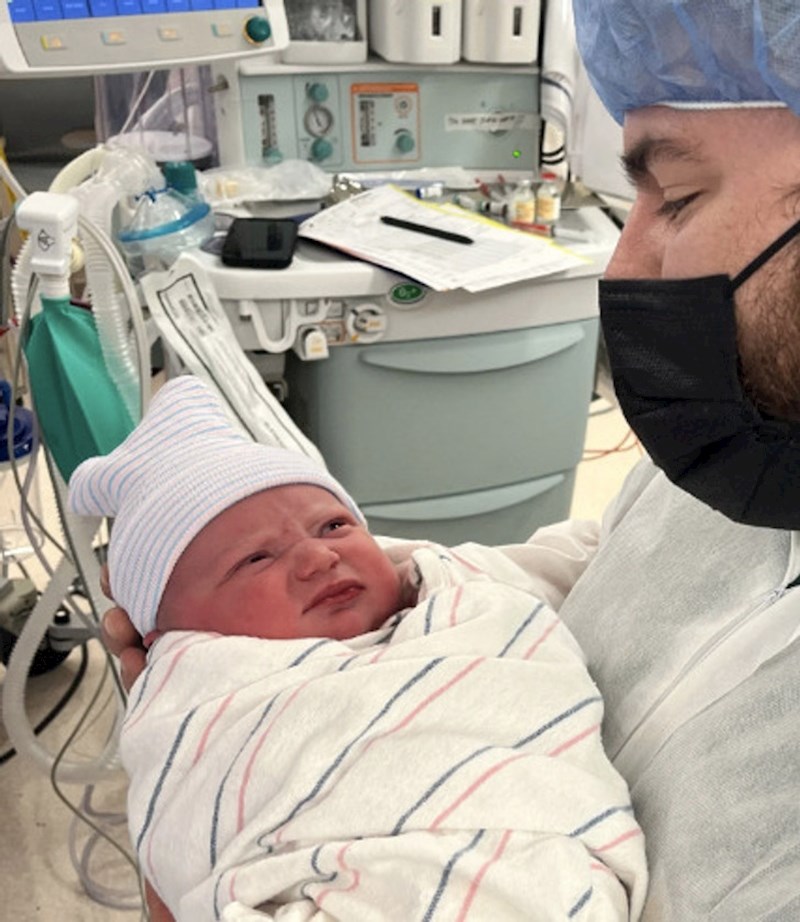 5. Djevojčica je ovako reagirala kad je prvi put ugledala svoga oca