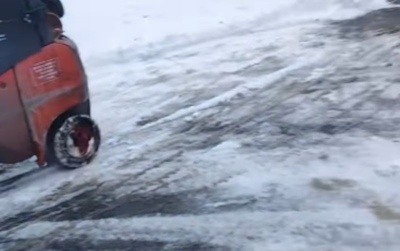 Tipovi iz Hrvatske sami su napravili ralicu za snijeg, prasnut ćete u smijeh kad vidite od čega