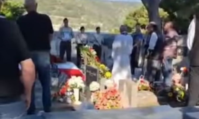 Snimka sprovoda u Dalmaciji obišla je cijelu regiju, a sve zbog pjesme koju je izabrao pokojnik