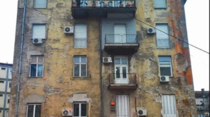 Bizarno nadograđena zgrada u Beogradu začudila je cijelu regiju, ovo je baš teško objasniti