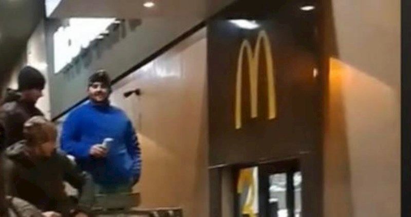 Prizor iz Mađarske obišao je svijet, morate vidjeti s čime su tipovi došli pred tamošnji McDrive