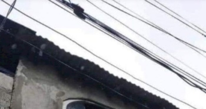 Suludi detalj na napuštenoj kući negdje u Srbiji ostavio je ljude u čudu, ovo je baš teško objasniti