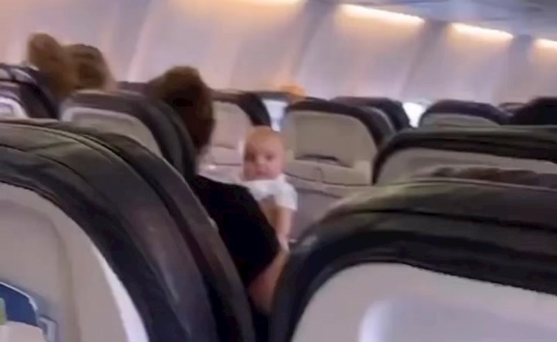 Putnik je podijelio urnebesnu situaciju koju je doživio tijekom leta, snimka je totalni hit na IG-u