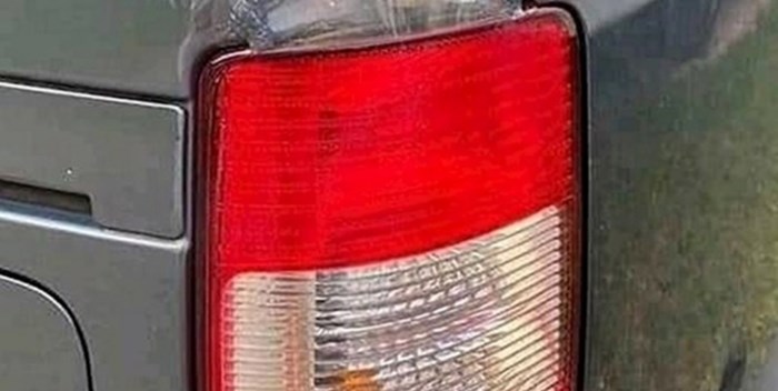 Vlasnik je "popravio" oštećeni auto totalno bizarnim detaljem, fotka izaziva salve smijeha na Fejsu