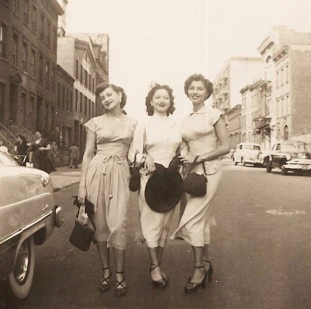 22. "Moja divna baka i prijateljice u New Yorku."