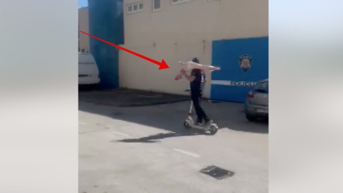 Snimka iz Omiša obišla je cijelu Hrvatsku brzinom munje, morate vidjeti što je izveo tip na romobilu