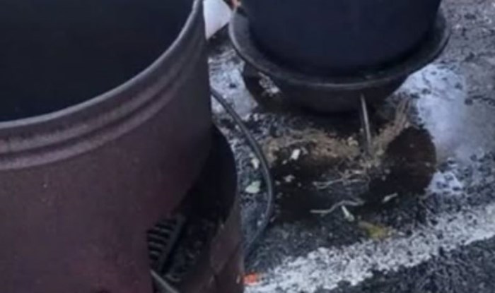 Cestovni radnici kuhali su ručak na terenu, morate vidjeti što im je poslužilo umjesto poklopca