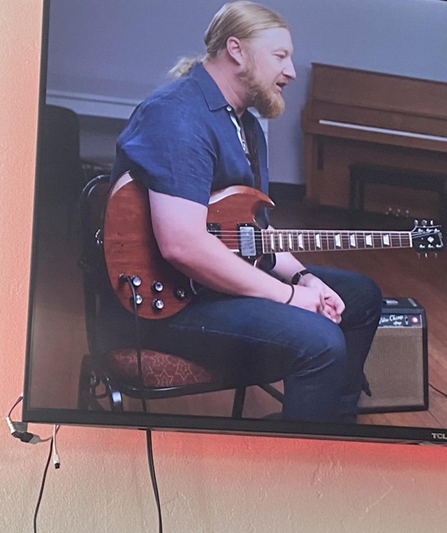 13. Kabel gitare izvirio iz TV-a?😮