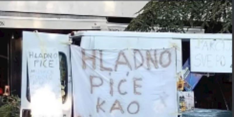 Natpis na kombiju u kojem prodaju piće nasmijao je cijeli Balkan, odmah ćete vidjeti zašto