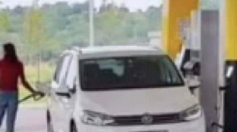 Cijela regija smije se onome što je vozačica napravila na benzinskoj postaji, prizor je urnebesan