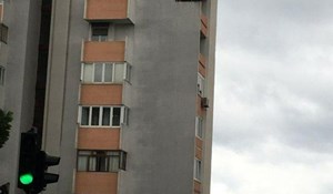 Fotka iz Splita je svjetski hit, pogledajte što je napravio tip koji je htio bolji pogled s balkona