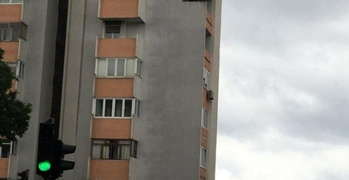 Fotka iz Splita je svjetski hit, pogledajte što je napravio tip koji je htio bolji pogled s balkona